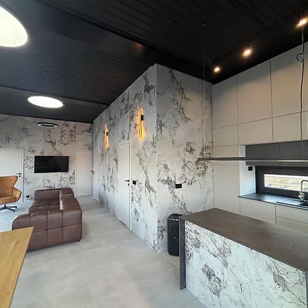 Dom Na Wodzie Z Jacuzzi I Sprzetem Wodnym, Szczerbata Pirania Prázdninový dům
