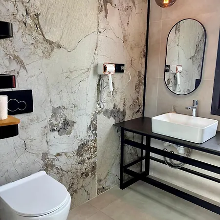 Dom Na Wodzie Z Jacuzzi I Sprzetem Wodnym, Szczerbata Pirania Prázdninový dům *